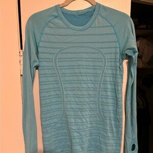 Lululemon long sleeve work out top